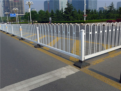 道路隔离护栏