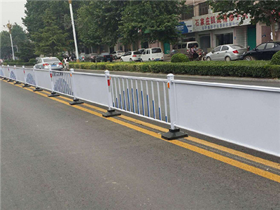 交通隔离护栏